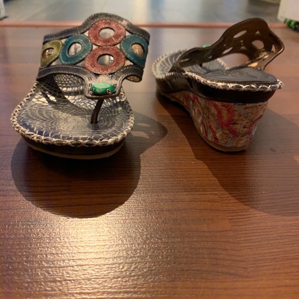 New Spring Step Sandal - Picture 2 of 4